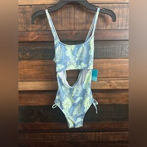 ✨NWT Blue Floral Kids One Piece Swimsuit✨